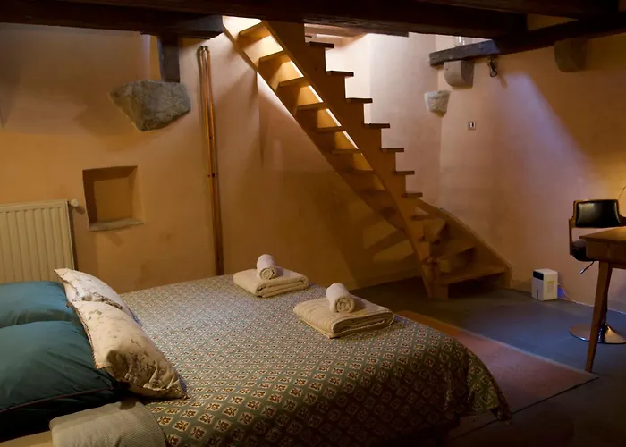 Lägenhet & Quiet, Full For 2 L'escapade Fleurie *