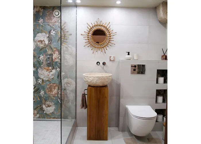 Lägenhet & Quiet, Full For 2 L'escapade Fleurie